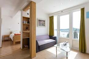 Charming Studio Apartment With Beautiful Panoramic sea View