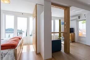 Charming Studio Apartment With Beautiful Panoramic sea View