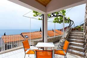 Charming Studio Apartment With Beautiful Panoramic sea View