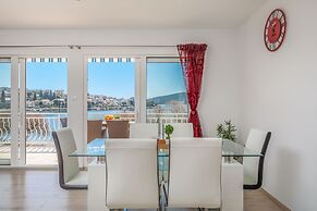 New Beach 4 Star Luxury Apartment 3 Bedrooms 3 Bathrooms, Free Boat Be