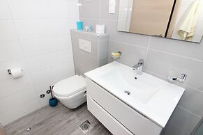 New Beach 4 Star Luxury Apartment 3 Bedrooms 3 Bathrooms, Free Boat Be