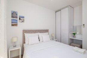 New Beach 4 Star Luxury Apartment 3 Bedrooms 3 Bathrooms, Free Boat Be