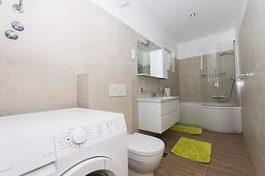 New Beach 4 Star Luxury Apartment 3 Bedrooms 3 Bathrooms, Free Boat Be