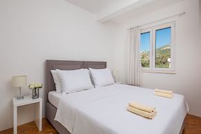 New Beach 4 Star Luxury Apartment 3 Bedrooms 3 Bathrooms, Free Boat Be