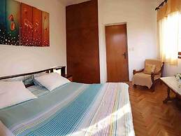 Supetar Central Child-friendly and Dog-friendly Apartment Near Beach
