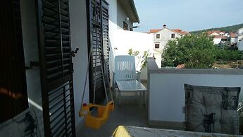 Supetar Central Child-friendly and Dog-friendly Apartment Near Beach