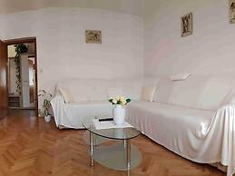 Supetar Central Child-friendly and Dog-friendly Apartment Near Beach