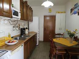 Supetar Central Child-friendly and Dog-friendly Apartment Near Beach