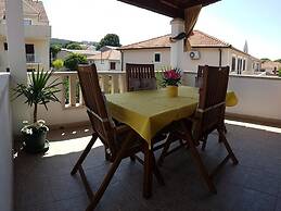 Supetar Central Child-friendly and Dog-friendly Apartment Near Beach