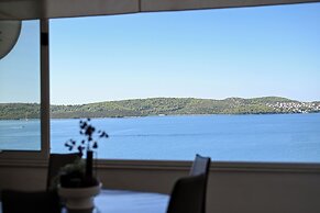 Apartment With Breathtaking sea View