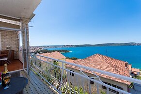 Apartment With Breathtaking sea View