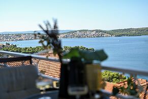 Apartment With Breathtaking sea View