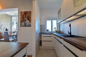 Apartment With Breathtaking sea View