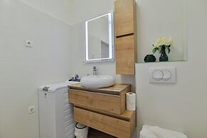 Apartment With Breathtaking sea View