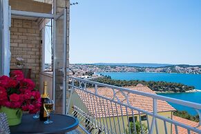 Apartment With Breathtaking sea View