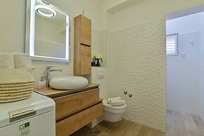 Apartment With Breathtaking sea View