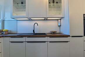 Apartment With Breathtaking sea View