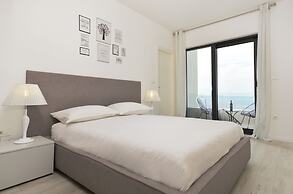 Villa Nina Makarska With Heated Infinity Pool of 33 m2 and Stunning se