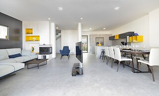 Villa Nina Makarska With Heated Infinity Pool of 33 m2 and Stunning se