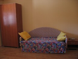 Apartment in Villa, Private Pool, big Garden, Close to sea and Old Zad