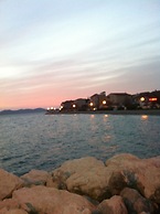 Apartment in Villa, Private Pool, big Garden, Close to sea and Old Zad