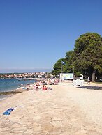 Apartment in Villa, big Garden, Private Pool, Close to Beach and Zadar