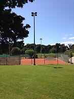 Apartment in Villa, big Garden, Private Pool, Close to Beach and Zadar