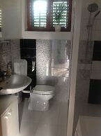 Apartment in Villa, big Garden, Private Pool, Close to Beach and Zadar