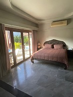 Luxury 4 Bed Pool Villa