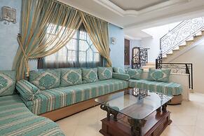 5 Bedroom Holiday Villa Yasmine, Perfect for Family Holidays, Near Bea