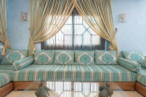 5 Bedroom Holiday Villa Yasmine, Perfect for Family Holidays, Near Bea