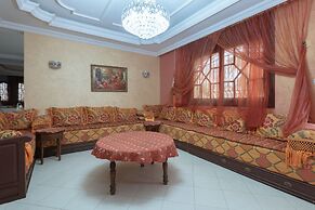 5 Bedroom Holiday Villa Yasmine, Perfect for Family Holidays, Near Bea