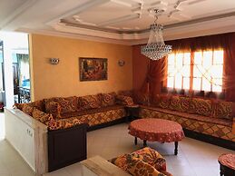 5 Bedroom Holiday Villa Yasmine, Perfect for Family Holidays, Near Bea