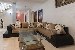 5 Bedroom Holiday Villa Yasmine, Perfect for Family Holidays, Near Bea