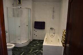 5 Bedroom Holiday Villa Yasmine, Perfect for Family Holidays, Near Bea