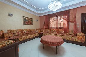 5 Bedroom Holiday Villa Yasmine, Perfect for Family Holidays, Near Bea