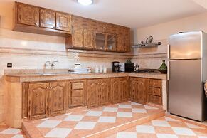 5 Bedroom Holiday Villa Yasmine, Perfect for Family Holidays, Near Bea