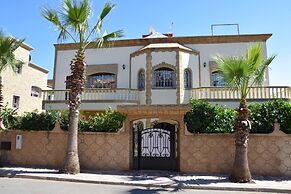 5 Bedroom Holiday Villa Yasmine, Perfect for Family Holidays, Near Bea