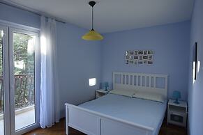 Holiday Apartment With a Balcony and sea View, Just 300 Metres From th