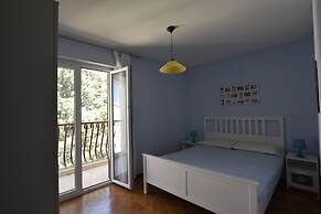 Holiday Apartment With a Balcony and sea View, Just 300 Metres From th