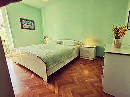 Holiday Apartment With a Balcony and sea View, Just 300 Metres From th