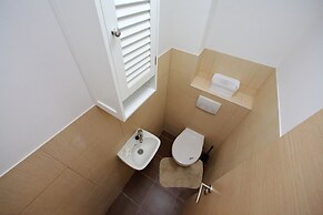 Few Steps From the Center - new and Modern Apartment for 4 Persons