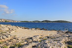 Apartments 4 Dolphins Rogoznica