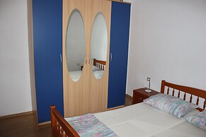 Apartments 4 Dolphins Rogoznica