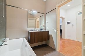 San Fermo Luxury Apartment