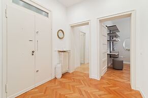 San Fermo Luxury Apartment