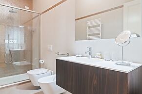 San Fermo Luxury Apartment