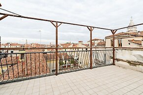 Ponte di Rialto Penthouse with Panoramic Terrace