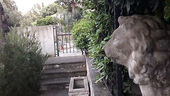 Room-wonderfull View to the Entire bay o