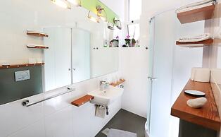 Double Bedroom Apartment on Great Location With Balcony!!